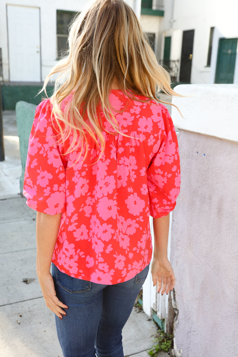 Lourdes® | New Day gebloemde geweven blouse met rood lint en strikdetail