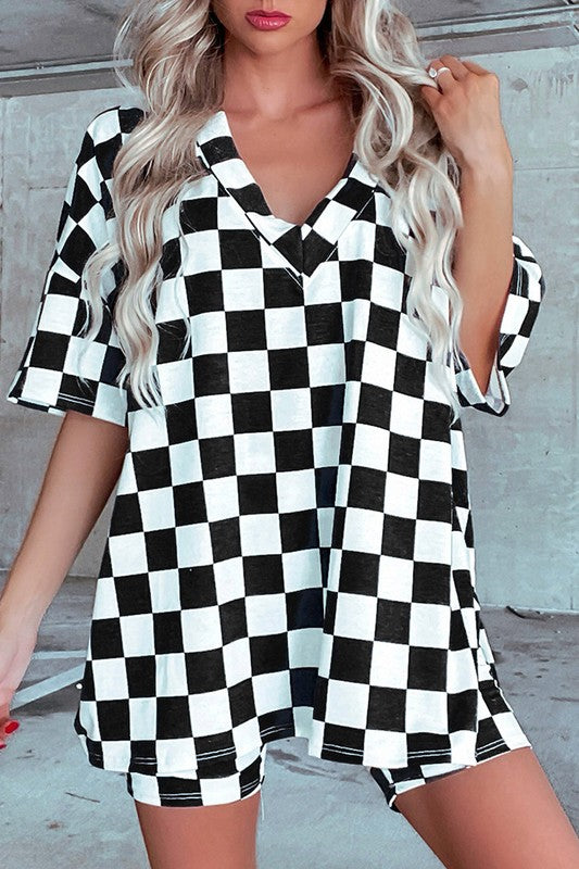 Millicent® | Checkerboard loungeset T-shirt en short met V-hals