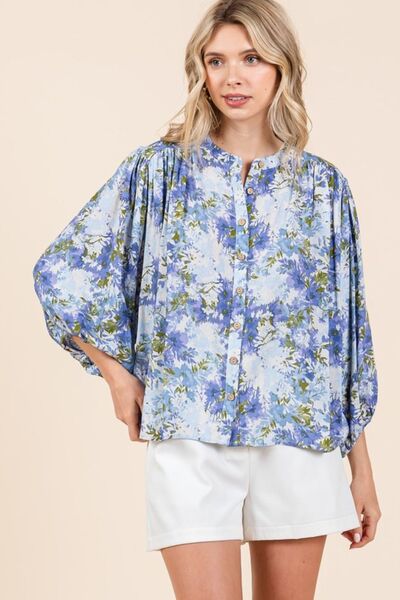 Amira® | Gebloemde blouse met vleermuismouwen en knoopsluiting