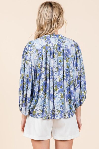 Amira® | Gebloemde blouse met vleermuismouwen en knoopsluiting