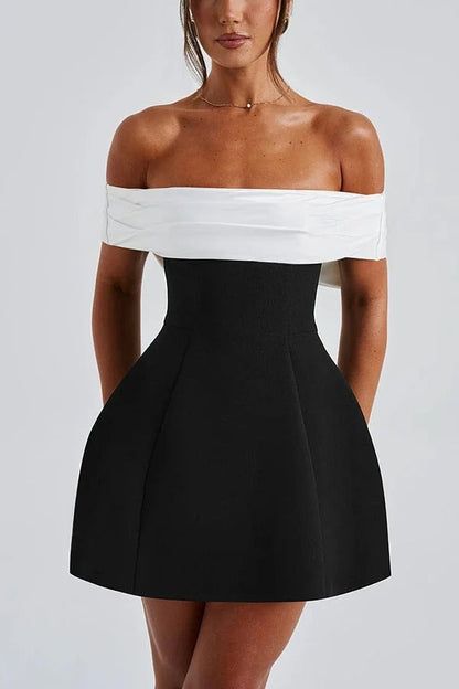 Eliza® | Sexy contrasterend off-the-shoulder mini-jurkje met strik