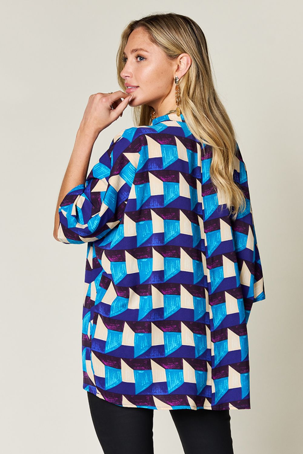 Oriana® | Full-size double-take blouse met een geometrisch patroon en halflange mouwen