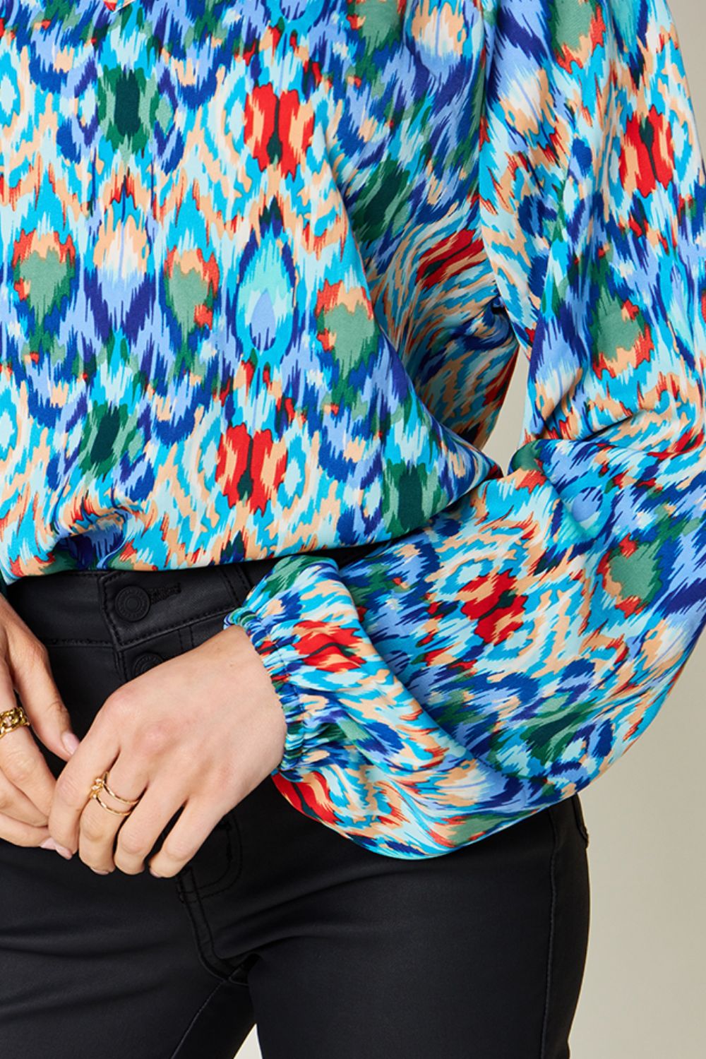 Rosario® | Full size blouse met ballonmouwen en print van Double Take