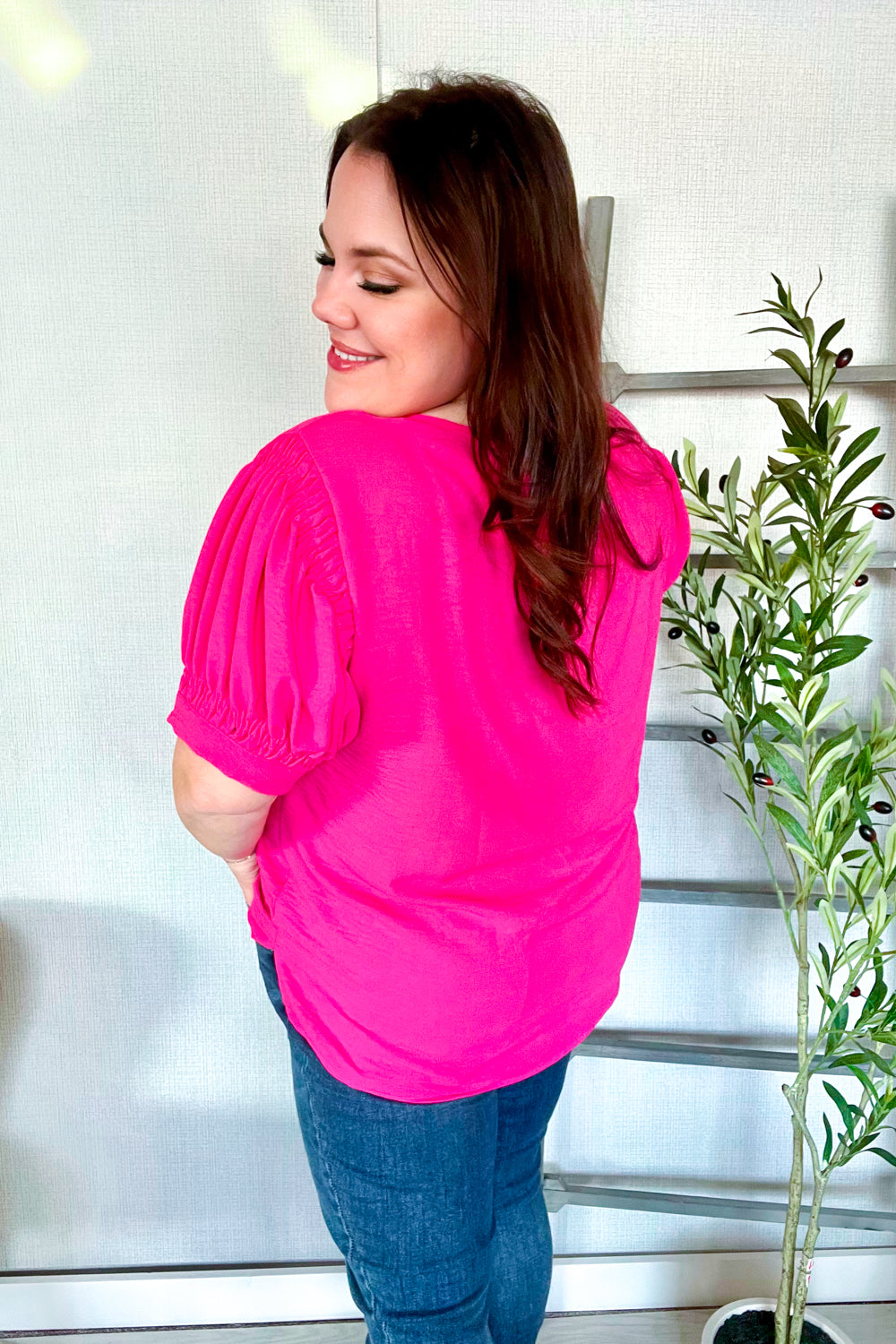 Soledad® | Perfectly You blouse met korte mouwen van effen fuchsiazijde met geplooide kap