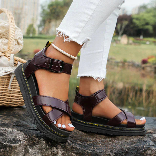 Cristina® | Elegante en gedetailleerde ondersteunende wintersandalen