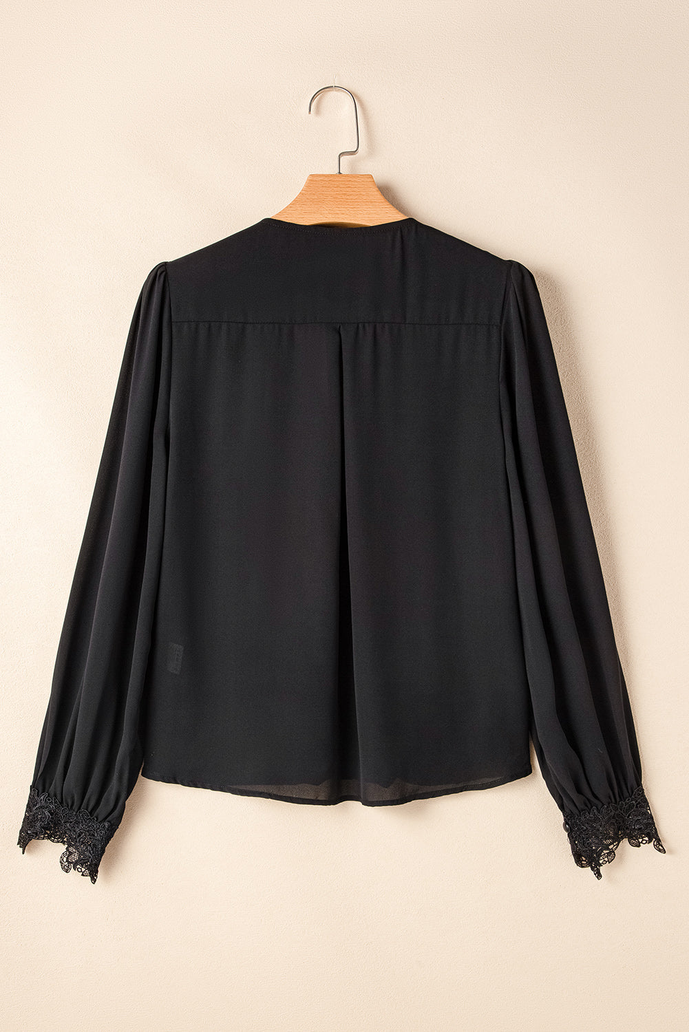 Paloma® | Blouse met lange mouwen, kanten detail en toga