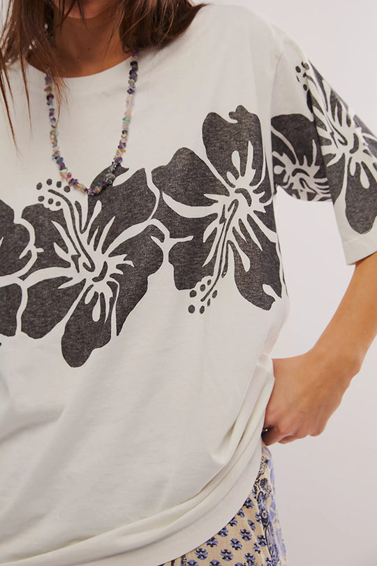 Selena® | T-shirt met korte mouwen, losse ronde hals en bloemenprint