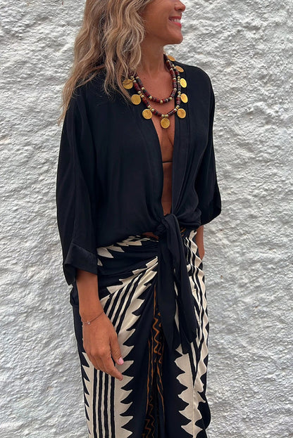 Amelia® | Summer Mood relaxte satijnen blouse met striksluiting aan de voorkant