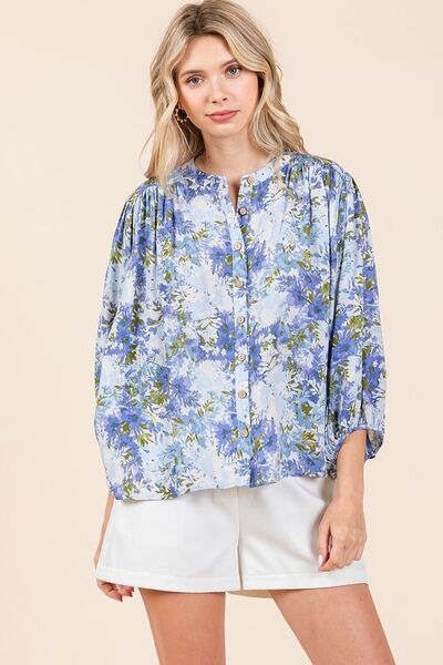 Amira® | Gebloemde blouse met vleermuismouwen en knoopsluiting