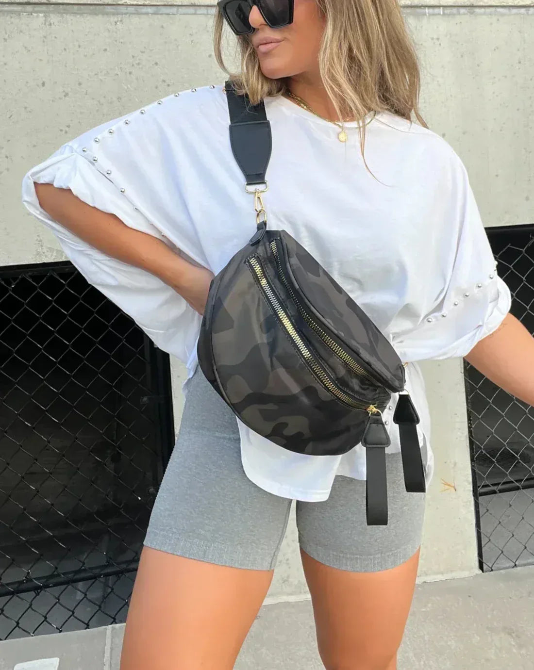 Walburga® | OVERSIZED T-SHIRT MET BESLAG